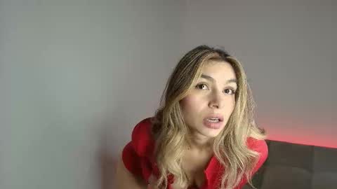 Snapshot of karol_goode chatting on October 20, 9:42 pm karol_goode online show from October 20, 9:42 pm