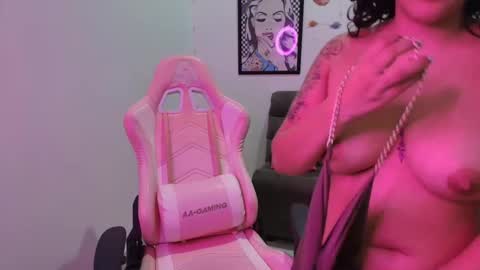 Snapshot of karol_naughty chatting on March 5, 9:38 am online show from March 5, 9:38 am