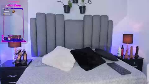 Snapshot of karol_rivera_ chatting on February 19, 5:16 am Karol online show from February 19, 5:16 am