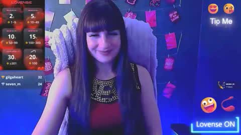 Caroline online show from January 10, 1:05 pm