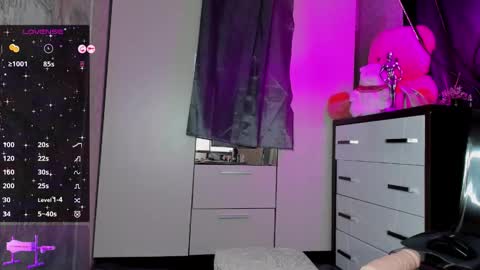 karolinaaa_hot online show from March 11, 1:52 am