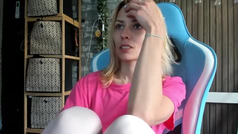 karoline121 online show from September 26, 10:56 am