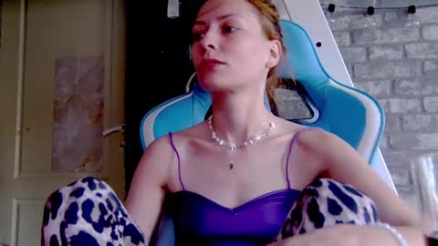 karoline121 online show from March 11, 10:29 am