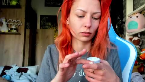 karoline121 online show from April 9, 6:19 am