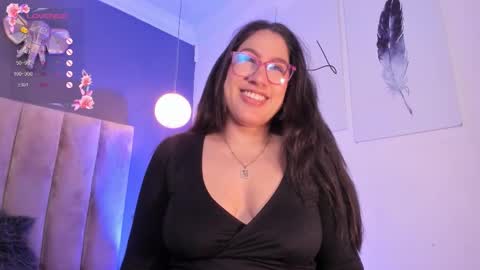 Snapshot of karoline21_ chatting on October 6, 12:23 pm Karoline online show from October 6, 12:23 pm