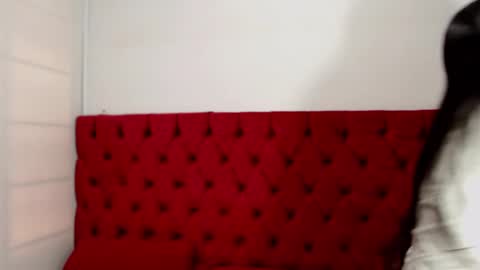 Snapshot of karolineburnx chatting on February 15, 8:11 pm Isa online show from February 15, 8:11 pm