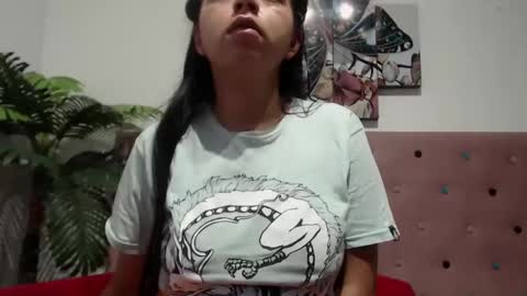 Snapshot of karolineburnx chatting on March 6, 11:47 am Isa online show from March 6, 11:47 am