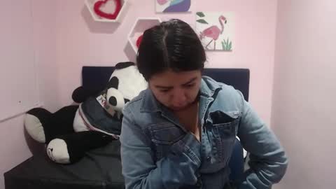 Snapshot of karolineburnx chatting on February 28, 8:42 am Isa online show from February 28, 8:42 am