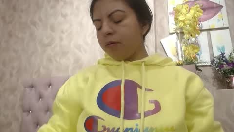 Snapshot of karolineburnx chatting on October 20, 8:08 am Isa online show from October 20, 8:08 am
