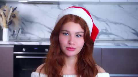 lina online show from December 22, 11:50 am