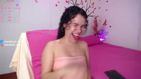 Snapshot of karolkat_1 chatting on October 10, 11:42 pm Karolina 3 online show from October 10, 11:42 pm