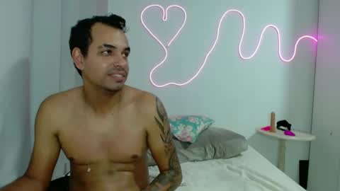 Snapshot of kasaltaradinho chatting on January 30, 8:21 pm Tamires e Maicon online show from January 30, 8:21 pm