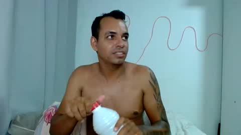 Snapshot of kasaltaradinho chatting on March 11, 1:05 am Tamires e Maicon online show from March 11, 1:05 am