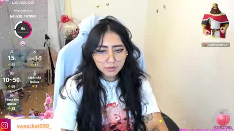 Snapshot of kat_ly_chan chatting on December 31, 7:18 pm Kat       online show from December 31, 7:18 pm