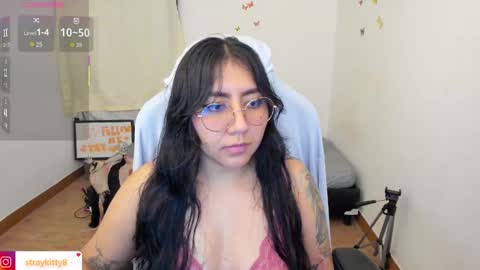 Snapshot of kat_ly_chan chatting on October 7, 1:34 am Kat       online show from October 7, 1:34 am