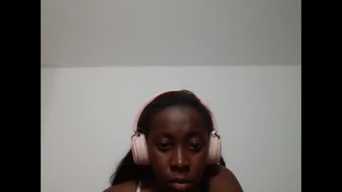 Snapshot of kat_megaboobs chatting on October 17, 7:29 pm Shantal online show from October 17, 7:29 pm