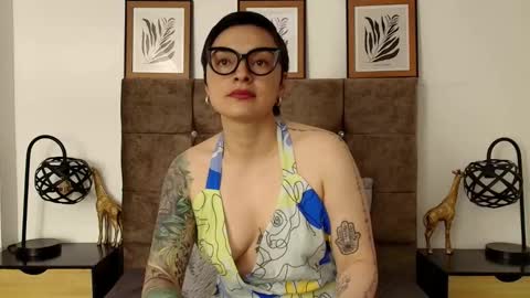 Snapshot of kat_paradisse chatting on September 25, 9:55 pm kat paradisse online show from September 25, 9:55 pm
