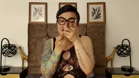 Snapshot of kat_paradisse chatting on October 2, 10:52 pm kat paradisse online show from October 2, 10:52 pm