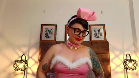 kat paradisse online show from April 3, 1:51 pm