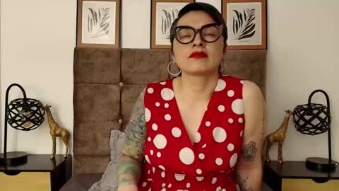 Snapshot of kat_paradisse chatting on October 9, 9:31 pm kat paradisse online show from October 9, 9:31 pm