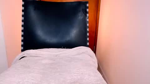 Snapshot of katalinaferreirax chatting on December 5, 8:06 pm katalinaferreirax online show from December 5, 8:06 pm