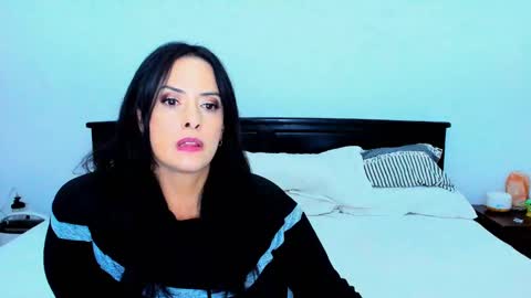 Snapshot of katarina_synnn chatting on March 2, 9:32 pm kata online show from March 2, 9:32 pm