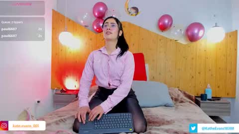 Snapshot of kate_evans1 chatting on September 17, 7:01 am Kate Evans online show from September 17, 7:01 am