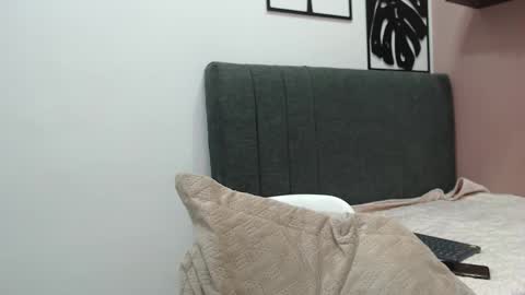 Snapshot of kate_stam chatting on February 25, 1:32 pm Kari online show from February 25, 1:32 pm