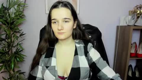 Kate  online show from December 22, 7:54 am