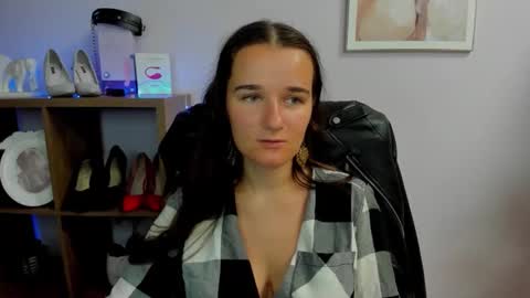 Kate  online show from September 14, 6:26 am