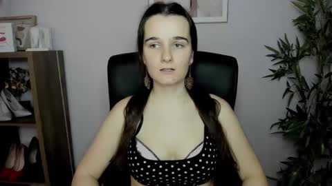 Kate  online show from January 18, 1:51 pm