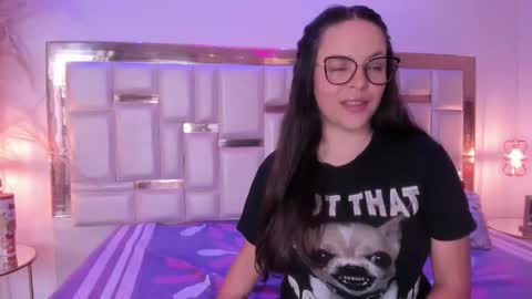 KateMoorex online show from December 19, 12:44 pm