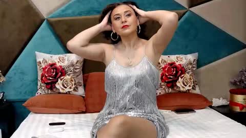 KateQueenston --  online show from December 20, 11:44 pm