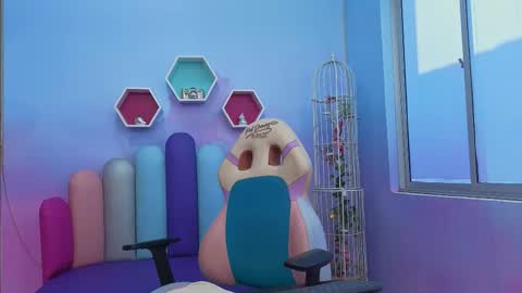 Kate Skinny  online show from December 20, 11:50 am