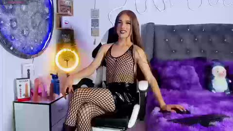 Snapshot of katherine_rose_ chatting on September 23, 11:44 pm katherine_rose_ online show from September 23, 11:44 pm