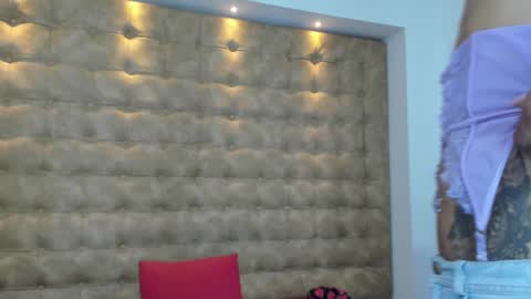 IM KATHIA online show from December 5, 2:04 am