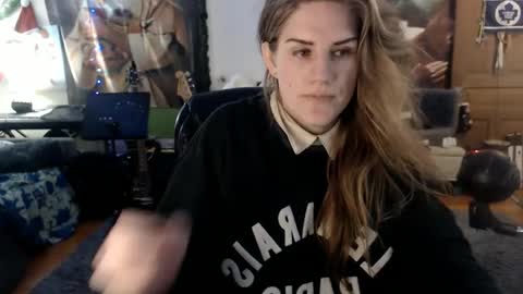 Katie online show from March 5, 4:02 am