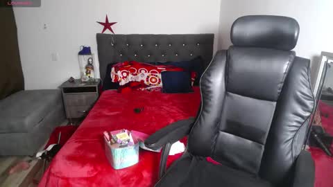 Snapshot of katik_11sexhot chatting on September 21, 2:37 am Daniela online show from September 21, 2:37 am
