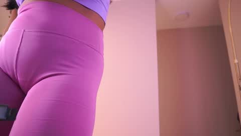 Follow me on instagram and twitter as correaktnees online show from March 15, 8:07 am