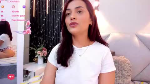 Snapshot of katrina_kaif_x chatting on September 19, 7:17 pm Keyla online show from September 19, 7:17 pm