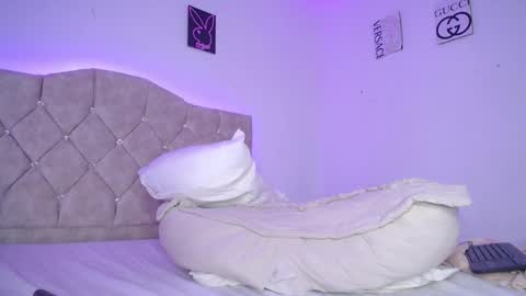 Snapshot of kattycurvy_ chatting on September 19, 1:21 am katty peach online show from September 19, 1:21 am