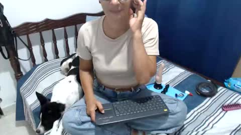 angel online show from April 17, 11:07 pm