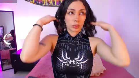 Snapshot of katy_van chatting on October 18, 9:30 pm Katy Van online show from October 18, 9:30 pm