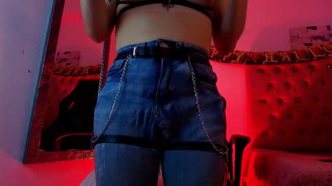 Snapshot of katy_van chatting on October 19, 9:41 pm Katy Van online show from October 19, 9:41 pm