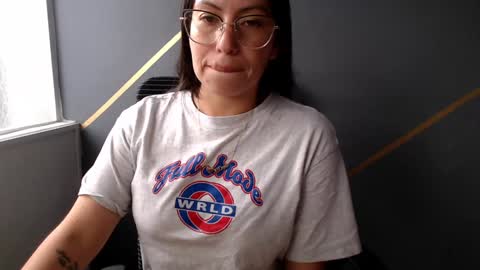 KATY online show from December 24, 1:28 pm