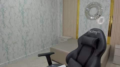 KatyBlondee  online show from November 21, 3:15 am