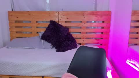 Snapshot of katypersian_ chatting on September 29, 7:24 pm Katy Persian online show from September 29, 7:24 pm