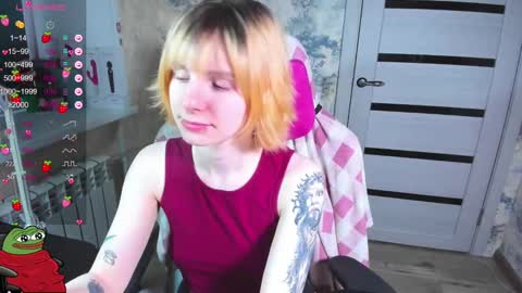 Snapshot of kawaii_power_uwu chatting on February 27, 10:55 am Kira-chan online show from February 27, 10:55 am