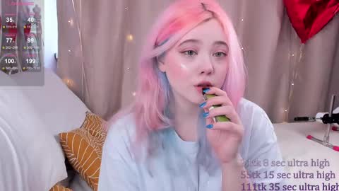 Snapshot of kawaii_yuki chatting on February 17, 8:41 am Yuki online show from February 17, 8:41 am