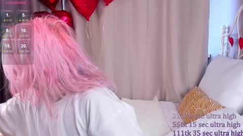 Snapshot of kawaii_yuki chatting on February 14, 8:42 am Yuki online show from February 14, 8:42 am